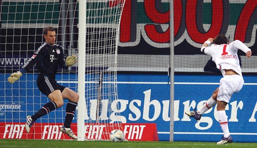 Hosogai machte es besser und verkürzte nach einer Ecke. Augsburg roch auf einmal die Chance den Bayern zumindest ein Pünktchen abzuluchsen, aber es blieb beim 2:1