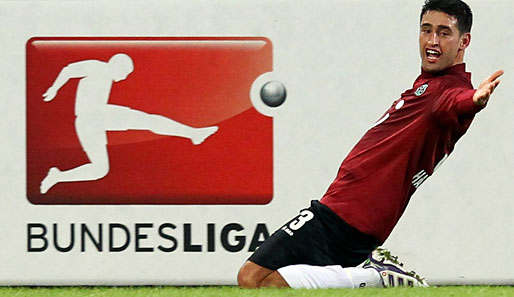 Hannover - Stuttgart 4:2: Karim Haggui leitete mit seinem Tor zum 1:0 den Sieg für Hannover ein