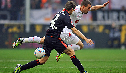 Köln - Leverkusen 0:2: Rheinderby in der Domstadt! Und sogar Lukas Podolski (r.) wurde rechtzeitig fit