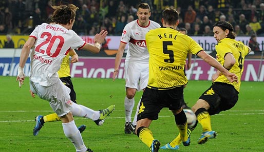 Vorbei? Denkste! Christian Gentner trifft Borussia Dortmund in der Nachspielzeit ins Herz und gleicht zum 4:4 aus. Wahnsinn...