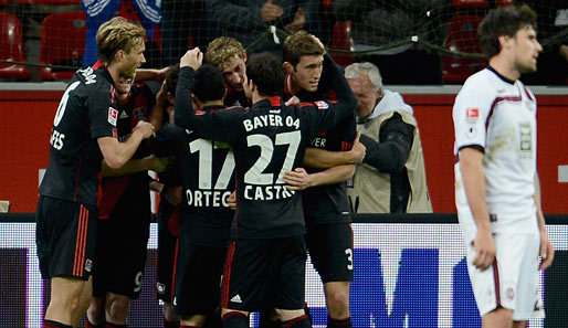 Leverkusen jubelt - Kaiserslautern in Form von Florian Dick ist frustriert