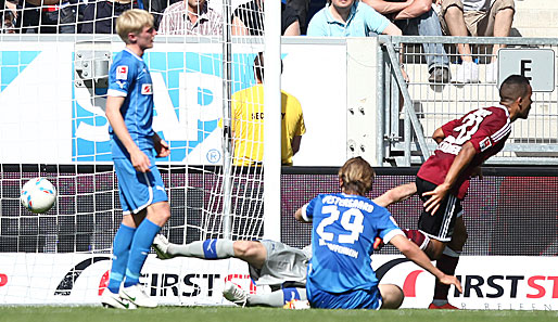 Nürnbergs Daniel Didavi (r.) zeigte erneut eine tolle Leistung und traf zum zwischenzeitlichen 2:1 für Nürnberg