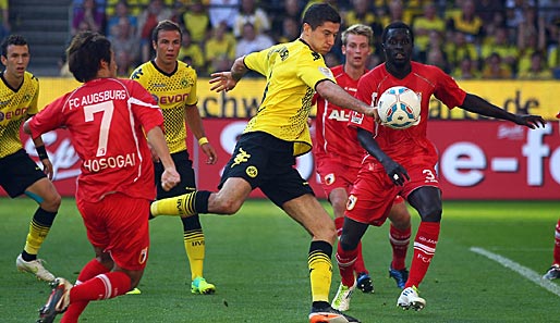 Borussia Dortmund - FC Augsburg 4:0: Robert Lewandowski zieht ab und haut den Ball zur Dortmunder Führung in die Maschen