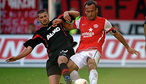 Mainz - Augsburg 0:1: In einer umkämpften Partie gelang Aufsteiger Augsburg der erste Sieg in der Bundesligageschichte