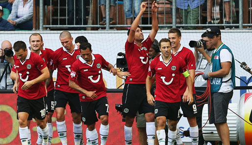 Auf dem Platz spielte Hannover die Wölfe dann an die Wand. Gleich vier Mal durften die Spieler von Trainer Mirko Slomka einen Treffer bejubeln