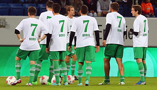 Auch die Spieler der SpVgg Greuther Fürth zeigten sich solidarisch. Das Aufwärmprogramm bestritten die Kleeblätter mit Boris-T-Shirts