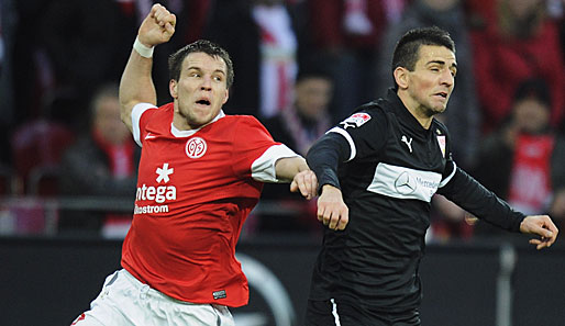 Leicht den Überblick verloren? Der Mainzer Radoslav Zabavnik (l.) im Kopfballduell mit Vedad Ibisevic - aber wo ist eigentlich der Ball?