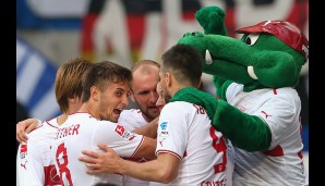 Zum ersten Mal seit dem 7. Dezember darf der VfB wieder über einen Dreier in der Bundesliga jubeln. Auch Fritzle feiert den verdeckten Torschützen Maxim