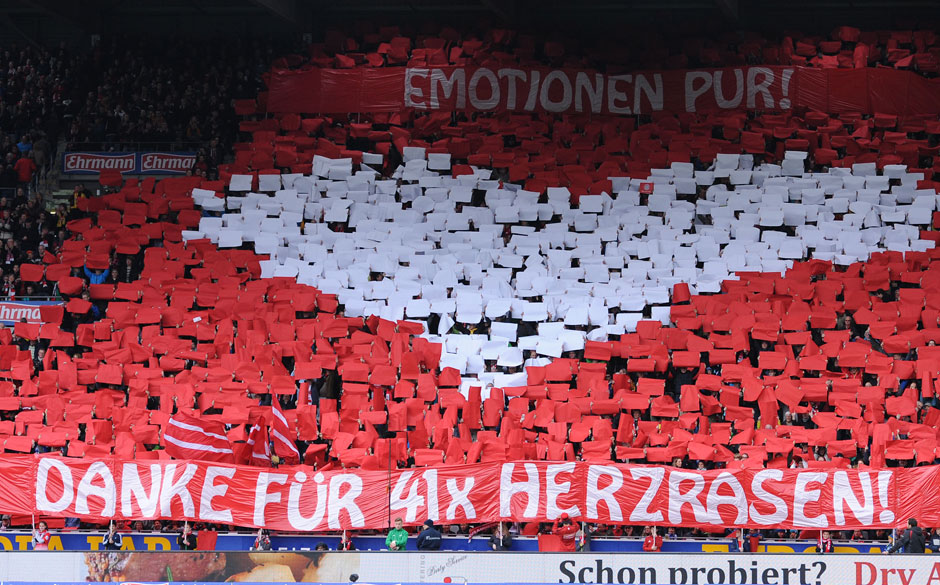 FREIBURG - SCHALKE: 0:2: Die Freiburger Fans bedanken sich recht herzlich für die abgelaufende Spielzeit