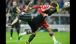 "Ist das Tor den Schmerz wert" - nach gründlicher Überlegung entscheidet sich Müller für den Schmerz und entscheidet das Spiel