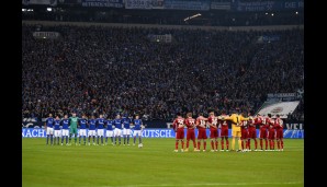 SCHALKE 04 - HAMBURGER SV 0:0: Vor der Partie trauerten beide Mannschaften um den verstorbenen Ex-Schalker Hans-Joachim Burdenski