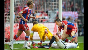 Lewandowski schnürt den Doppelpack und trifft zum 2:0. Später erzielt Thomas Müller noch das verdiente dritte Tor für die Bayern