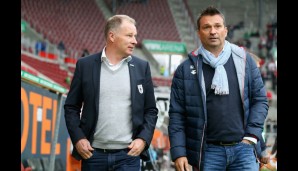 FC AUGSBURG - MAINZ 05 3:3: Manager unter sich - Stefan Reuter und Christian Heidel im Plausch vor dem Match. Ob da ein Transfer eingefädelt wurde?