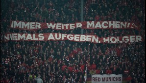 Auch die mitgereisten Bayern-Fans sprachen ihrem Innenverteidiger natürlich Mut zu
