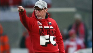 I want you to celebrate! Peter Stöger feiert den siebten Sieg in der Liga mit seinen Kölnern