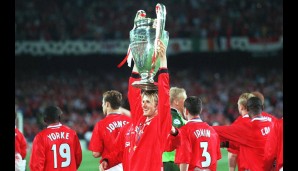 Die erfolgreichste Saison für die Red Devils folgt 1999: Beckham sichert sich nach dem Last-Minute-Sieg gegen die Bayern im CL-Finale das Triple
