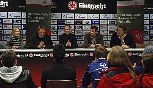 Begrüßt wurden die Jugendlichen von Vertretern der Deutschen Bahn sowie des Vereins Eintracht Frankfurt