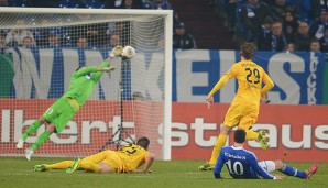 Schalke erwachte erst spät so richtig zum Leben und scheiterte in der Schlussphase mehrmals an TSG-Keeper Jens Grahl