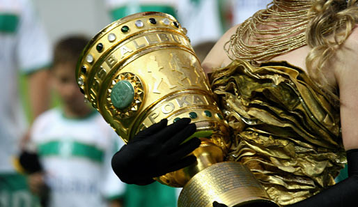DFB-Pokal-Finale 2009: Diesmal nahm Werder den Pokal mit nach Hause. 1:0 hieß es dank Mesut Özil gegen Bayer Leverkusen