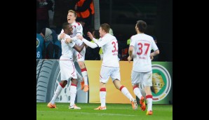 Ruben Jenssen (2.v.l) erzielte wenig später den einzigen Treffer des Abends und macht die Pokalblamage von Leverkusen perfekt