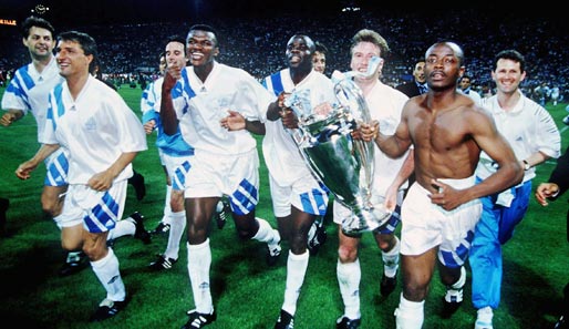 Mittelfeldstratege Didier Deschamps (3.v.r.) wurde als Spieler zu einem echten Titelsammler. Bereits 1993 gewann er mit Olympique Marseille die Champions League