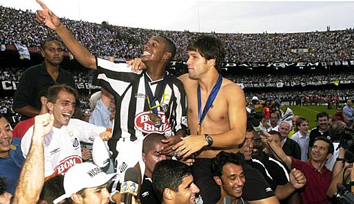 Diegos Profi-Karriere begann 2002 beim FC Santos in Brasilien. Mit seinem damaligen Teamkollegen Robinho (l.) gewann Diego 2002 die Meisterschaft