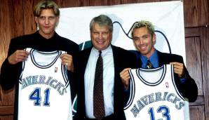 Fangen wir ganz vorne an... Hier die Vorstellung bei den Dallas Mavericks, die sich den Dirkster (über einen Umweg via Milwaukee) 1998 gesichert hatten