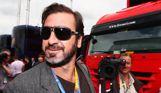 Lässt sich auch gerne mal bei der Formel 1 blicken: Der bärtige Ex-Stürmer cool mit Sonnenbrille beim Grand Prix in England