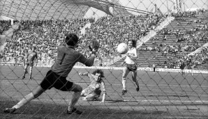 Der höchste Heimsieg: Auf dem Weg zur Meisterschaft 1980 fertigte Bayern die Bremer mit 7:0 ab - Norbert Janzon traf per Kopf zum 3:0