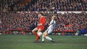25.05.1977, Europapokal der Landesmeister, FC Liverpool - Gladbach 3:1: Vier Jahre später trafen sich die Reds erneut mit der Gladbacher Borussia - und behielten wieder die Oberhand. Steve Heighway und Berti Vogts im Duell