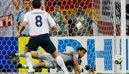 Beim Elfmeterschießen versagten bei Lampard aber wie bei vielen Engländern die Nerven. 2006 scheiterte er im WM-Viertelfinale an Portugals Ricardo, England schied aus