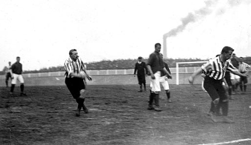FA-Cup-Halbfinale 1899: Sheffield United und der FC Liverpool trennen sich vermutlich leistungsgerecht 4:4