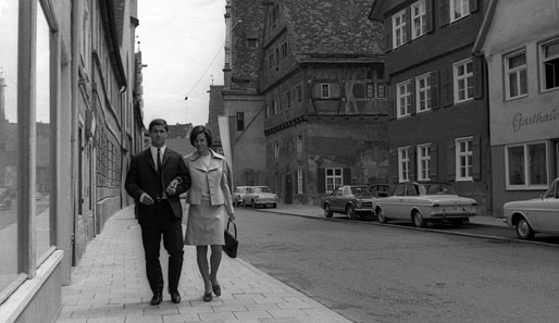 Gerd Müller und Ehefrau Uschi unterwegs in Müllers Heimatstadt Nördlingen im Donau-Ries