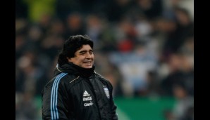 Diego Armando Maradona wurde übrigens von der WM 1994 ausgeschlossen. Die gefundene Substanz Ephedrin erklärte er mit einem Mittel gegen Erkältung