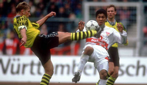 Auch wenn sich 1994 noch nicht alle Ecken des magischen Dreiecks beim VfB Stuttgart eingefunden hatten, Giovanne Elber (r.) war schon da - auch er traf auf Kutowski