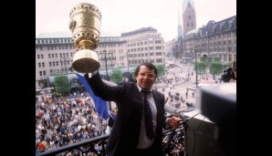 Mit dem Pokalsieg 1987 geht die Erfolgsära der Hamburger ihrem Ende entgegen, der Verein versinkt in Mittelmäßigkeit und hat finanzielle Probleme