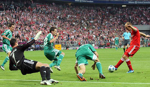 Nur zwei Tage später trifft Robben gegen Wolfsburg doppelt - der erste Liga-Sieg der Bayern am 4. Spieltag