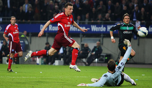 Mit dem HSV schien 2008/2009 eine Menge möglich, doch scheiterte man im Pokal und im UEFA-Cup jeweils im Halbfinale an Bremen