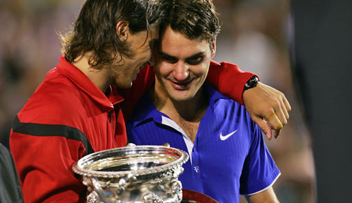 Rafael Nadal gewinnt das Finale der Australian Open gegen Roger Federer und damit seinen ersten Grand-Slam-Titel auf Hartplatz