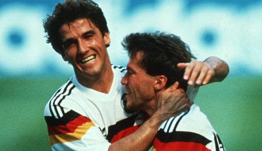 Die frühe Krönung! Bei der WM 1990 in Italien gewann Riedle (l.) gemeinsam mit Spielern wie Lothar Matthäus den Titel