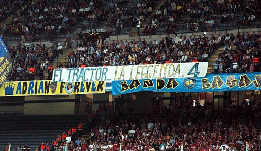Die Inter-Fans bejubeln im Stadion ihr Idol. Sein Spitzname: "El tractor". Wahlweise auch "Pupi" und "Saverio"