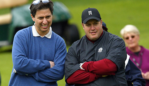 James bei einem der vielen Promi-Golf-Turniere. Neben ihm: Buddy und "Alle lieben Raymond"-Star Ray Romano