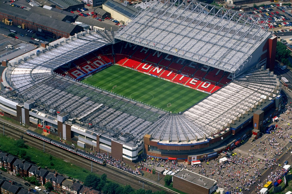 Das Stadion der Red Devils, das Old Trafford, wurde 1910 eröffnet und bietet heute Platz für 76.212 Zuschauer