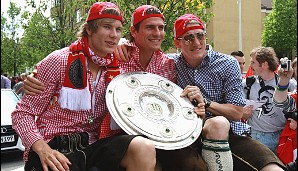...trotzdem feierte die "Gärtnerplatz-Gang" um Gomez, Schweinsteiger und Badstuber die Meisterschaft 2010