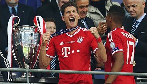 ...am Ende der Saison gab es das Triple für die Bayern und den 28-Jährigen. Dennoch verließ Gomez den Rekordmeister