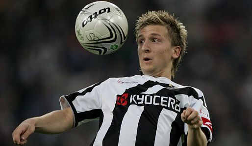Am 13. Juni 2007 unterschrieb Marin seinen ersten Profivertrag in Mönchengladbach. Insgesamt absolvierte er 68 Spiele für die Borussia