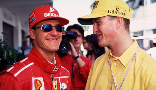 1997 kommt es zum Familientreffen auf der Strecke. Ralf Schumacher steigt in die Königsklasse ein