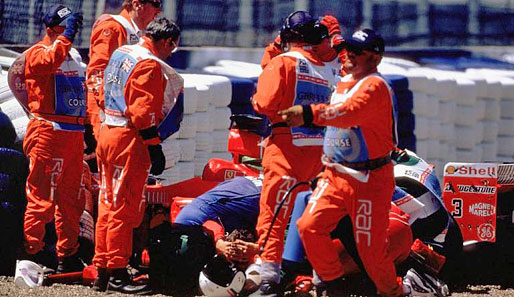 1999 soll die Revanche folgen, doch es kommt ganz anders. In Silverstone bricht sich Schumi bei einem schweren Crash ein Bein