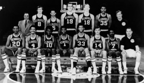 1 Titel - Milwaukee Bucks: Und einer noch aus den 70ern! 1971 gab es den Titel gegen die Baltimore Bullets. MVP damals ein gewisser Lew Alcindor (unten Mitte). Heute bekannt als Kareem Abdul-Jabbar. Oh und Oscar Robertson war auch dabei