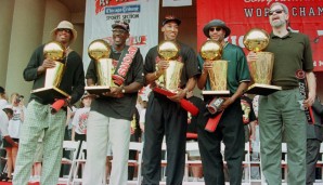 6 Titel - Chicago Bulls: Platz 3 haben die Bulls der 90er inne. Phil, MJ und Co. brachten es in acht Jahren auf sechs Ringe